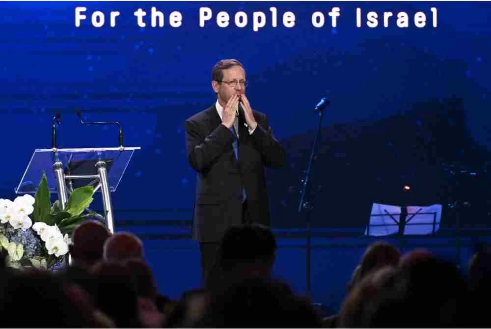 Isaac Herzog semasa acara komuniti di Melbourne.