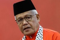 Hamzah Zainudin. Foto: Bernama 