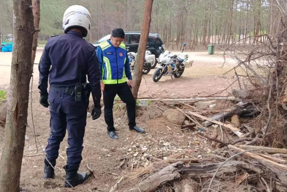 Anggota AADK dan pihak berkuasa memeriksa kawasan yang didakwa menjadi lokasi tumpuan penagih dadah.