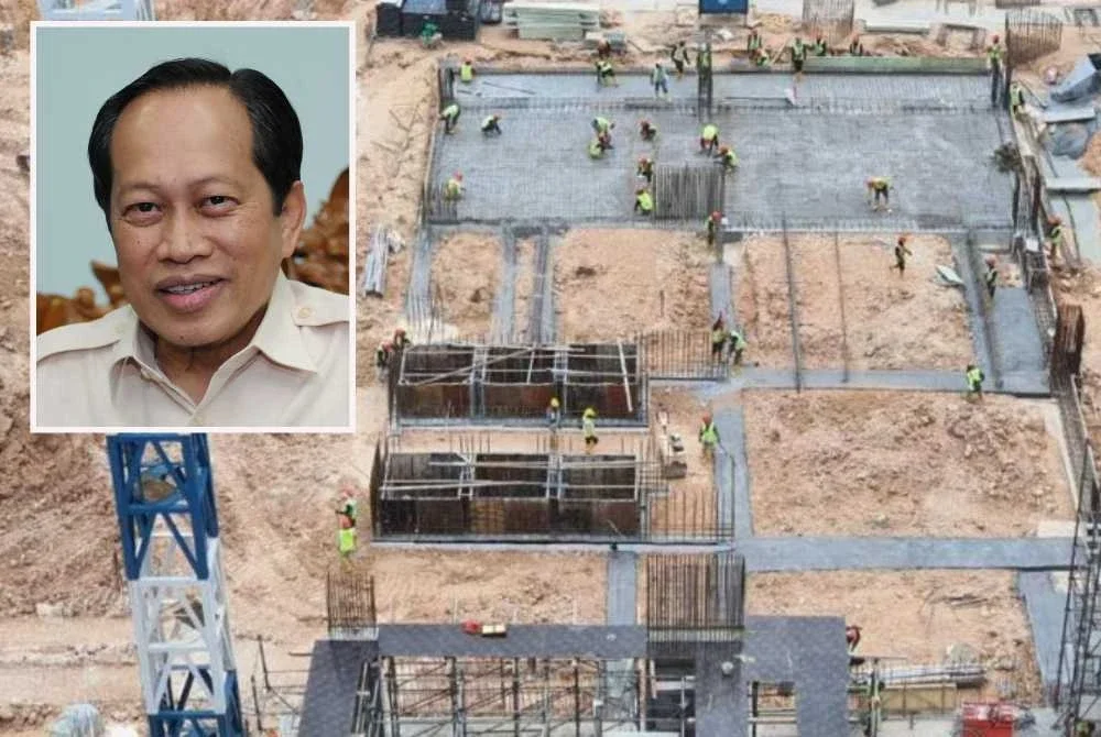 Kerajaan mengarahkan semua kementerian terlibat mempercepatkan proses pra-pembinaan bagi 1,249 projek kerajaan di seluruh negara. Foto kecil: Ahmad Maslan