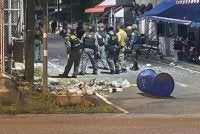 Tujuh letupan kecil menggegarkan dua daerah di wilayah bergolak Narathiwat dari malam Sabtu hingga awal pagi Ahad, dalam siri serangan yang dipercayai cuba mencetuskan ketegangan menjelang Ramadan.