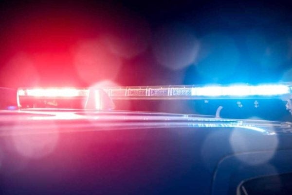 Polis sedang giat menjalankan siasatan bagi mengenal pasti motif dan suspek yang terlibat dalam kejadian pintu kaca pecah dipercayai ditembak di sebuah bank di Jalan Lanang di Sibu pada Ahad. 