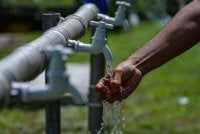 Lebih 200 kilometer paip usang telah diganti setakat ini, dengan fokus utama diberikan di Kota Bharu yang merekodkan jumlah paip lama tertinggi. Foto hiasan 