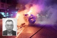 Seorang lelaki maut dipercayai tercampak selepas MPV dipandunya terbabas dan terbakar di Kampung Wakaf Raja, Pasir Puteh pada Isnin. Foto:JBPM. Gambar kecil: Kang Kheng An 