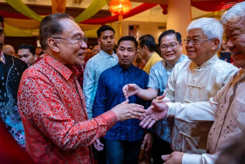 Anwar ketika hadir sambutan Tahun Baharu Cina di KLSCAH, Kuala Lumpur pada Selasa. Foto Pejabat Perdana Menteri