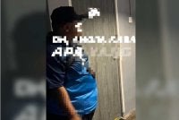 Anggota JAINJ menyerbu bilik hotel berkenaan. Foto JAINJ