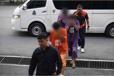 Kesemua suspek berusia 14 hingga 16 tahun direman empat hari untuk siasatan lanjut