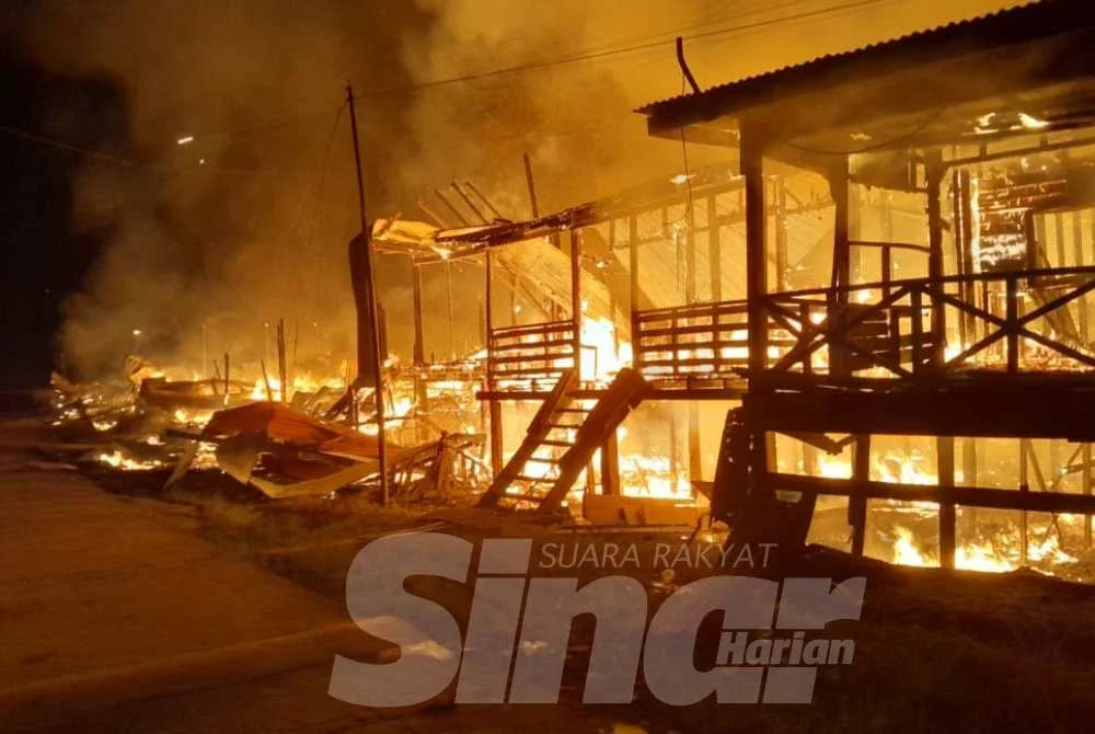 Keadaan rumah yang musnah terbakar dalam kejadian di Kampung Pangkalan Bukit Garam, Kinabatangan.