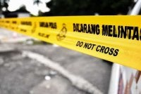 Seorang lelaki maut manakala isteri dan tiga anaknya cedera selepas MPV yang mereka naiki bertembung dengan sebuah kereta dari arah bertentangan di jejambat Jalan Titi Kobah, Pendang pada Selasa. 