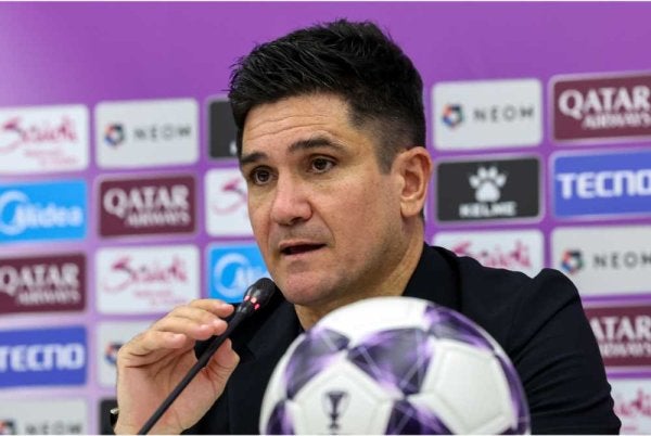 Xisco Munoz bercakap ketika sidang akhbar selepas perlawanan ACLE 2025-2026 menentang Vissel Kobe, di Stadium Sultan Ibrahim malam tadi - Foto: Bernama