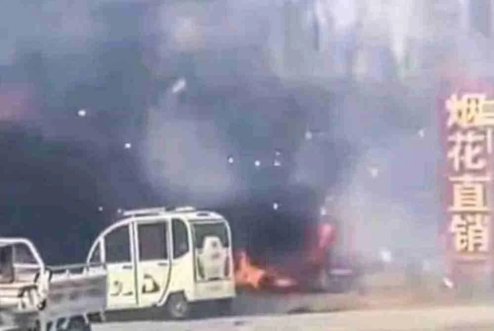 Kejadian letupan kedai bunga api telah meragut 12 nyawa di tengah China. Foto: ihsan Agensi