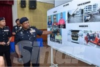 Hussein menunjukkan kejayaan pihaknya memberkas sindiket pengedaran dadah
