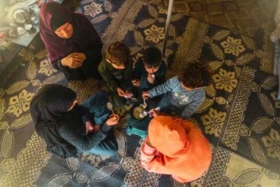 Pengumuman Ramadan menjadi detik bersama di seluruh Palestin, meskipun berhadapan dengan suasana kemusnahan akibat konflik berpanjangan. Foto Agensi