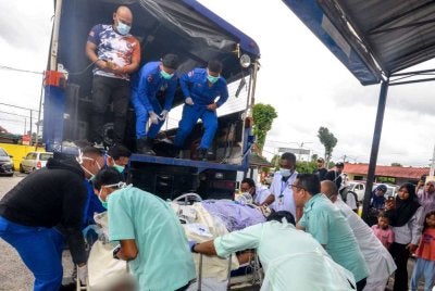 APM Besut berjaya memindahkan seorang pesakit 300kg dari Hospital Besut ke HSNZ di Kuala Terengganu pada Khamis. 