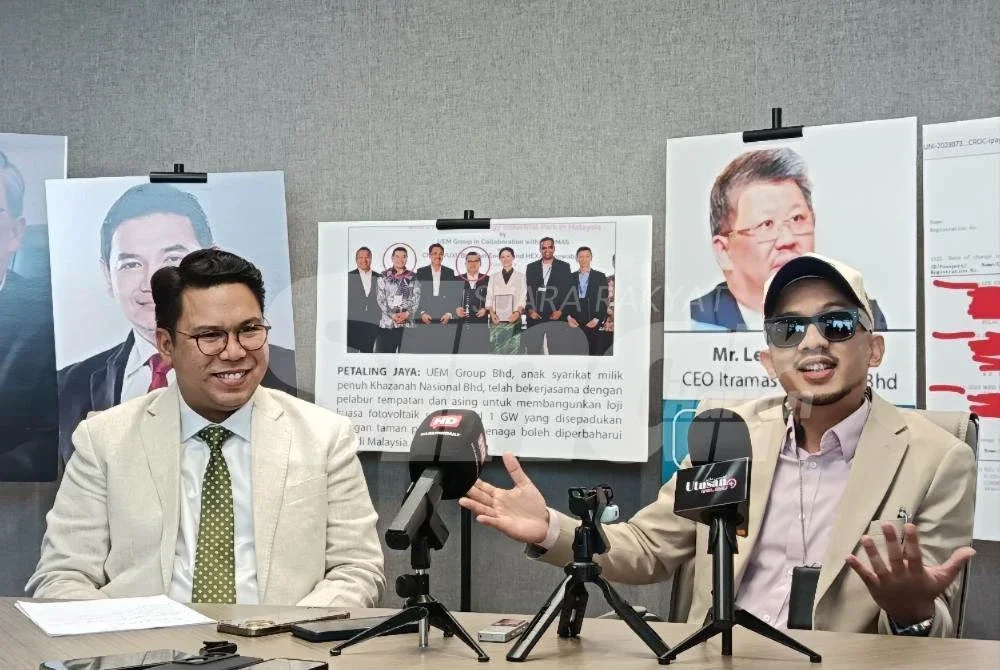 Caprice (kanan) ketika sidang akhbar di Bangsar South pada Jumaat.