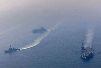 Armada AS diketuai USS Abraham Lincoln 'siap siaga' di Laut Arab sejak bulan lalu.