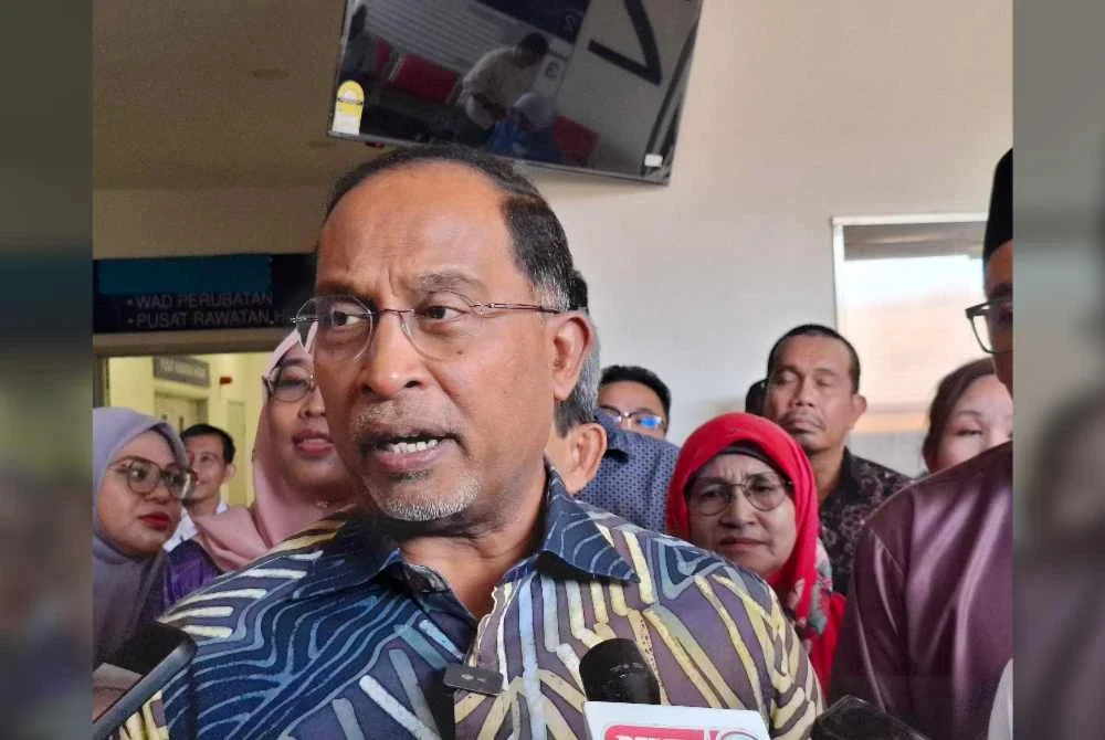 Zambry bercakap kepada pemberita pada Sabtu.