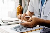 Hari ini mereka yang nak berkahwin diwajibkan pemeriksaan HIV. Foto hiasan