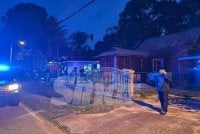 Polis menjalankan siasatan di rumah seorang wanita warga emas yang ditikam anak perempuannya.