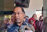 Zambry bercakap kepada pemberita pada Sabtu.