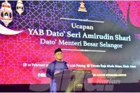 Amirudin ketika berucap pada majlis pertemuan bersama warga pendidikan sempena Majlis Berbuka Puasa Menteri Besar Selangor bersama Guru dan Komuniti Pendidik Negeri Selangor 2026 di Dewan Raja Muda Musa pada Sabtu. - Foto: SINAR HARIAN /ASRIL ASWANDI MOHD SYUKUR