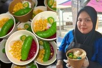 Es pisang ijo disediakan Nur Ayu Shahilla diolah resipinya supaya rasanya sesuai dengan selera tempatan.
