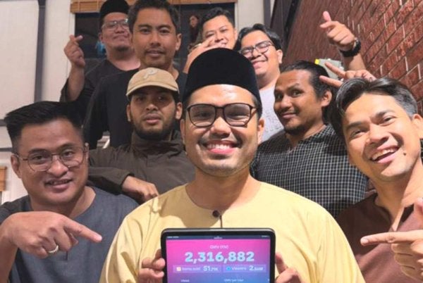 Pencapaian terbaharu ini mengatasi rekod-rekod beliau sebelum ini, termasuk kejayaan menjual produk 'Dendeng Nyet Berapi' bernilai RM1.2 juta dalam masa hanya beberapa minit pada awal tahun lalu. Foto X