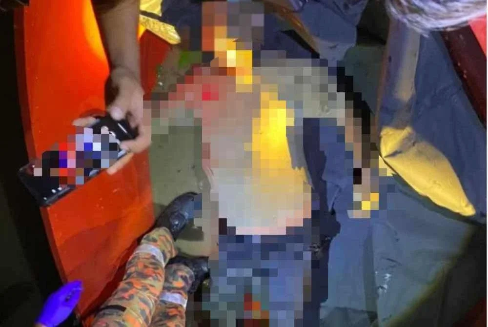 Mayat mangsa kemudian dibawa ke Bahagian Forensik Hospital Pontian untuk proses bedah siasat.