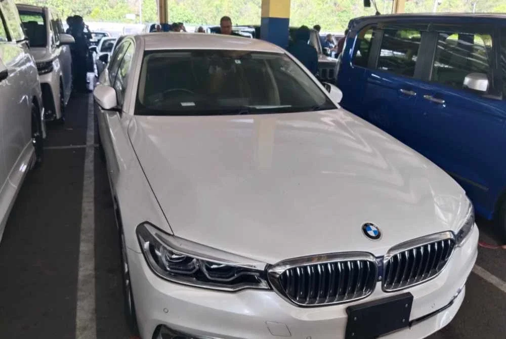 Antara kenderaan mewah yang disita melalui operai khas Ops Terma di Depo Kastam.