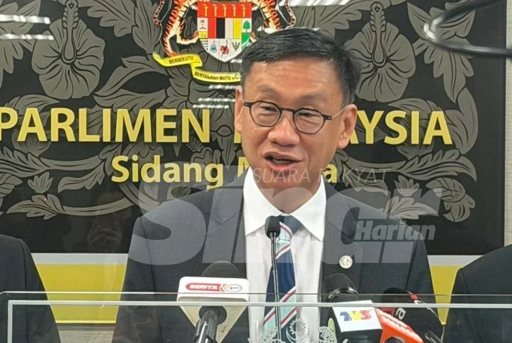 Chen ketika sidang akhbar di Parlimen pada Isnin.