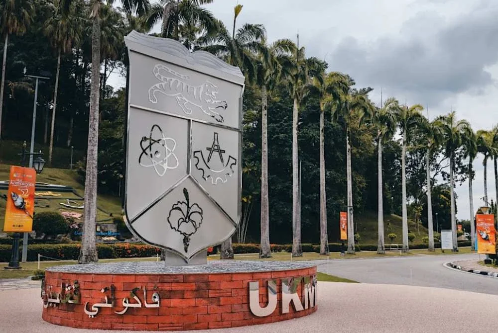 Laporan Ketua Audit Negara mendapati ketidakaturan dalam pengurusan kutipan hasil yuran pelajar dan perbelanjaan di UKMShape, UKM.