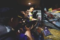 Zamri memeriksa sebuah bas ekspres di Terminal Bas Majlis Bandaraya Kuala Terengganu pada Ahad.