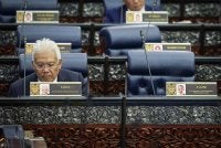 Kerusi Presiden Parti Pribumi Bersatu Malaysia (Bersatu), Tan Sri Muhyiddin Yassin, dilihat kosong di Dewan Rakyat hari ini. - Foto Bernama