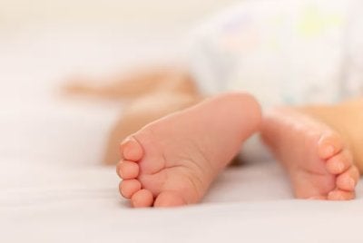 Seorang wanita didakwa mencekik anak saudara lelakinya hingga maut dalam satu kejadian di sebuah taman berhampiran kediamannya di India pada Jumaat.