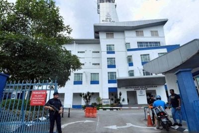 Antara kes diberikan pengecualian pematuhan etika berpakaian termasuklah kes jenayah, kemalangan jalan raya, dan ancaman keselamatan. Foto fail Bernama