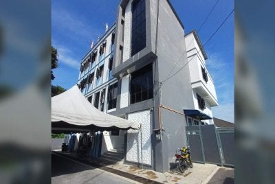 Maahad Tahfiz Sulaimaniyyah Azizah Ariffin yang menempatkan pelajar dan perlu kos selenggara fasiliti.