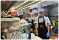 Operasi Ops Selera kedai makan di dalam pusat beli belah terkenal di Johor Bahru. - Foto JIM Johor