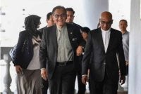 Mahkamah Rayuan hari ini membenarkan permohonan Dr Dzulkefly untuk menggugurkan Pesuruhjaya Kehakiman Arziah Mohamed Apandi daripada mendengar saman fitnah RM5 juta yang difailkannya terhadap Najib. Gambar fail 
