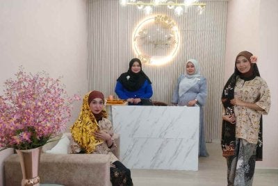 Bidang kecantikan yang membawa tuah sehingga berjaya menjulang namanya ke peringkat antarabangsa.