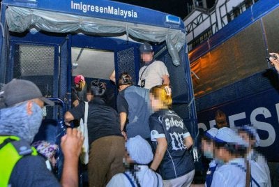 Antara warga asing yang ditahan dalam siri operasi penguatkuasaan JIM. Foto JIM