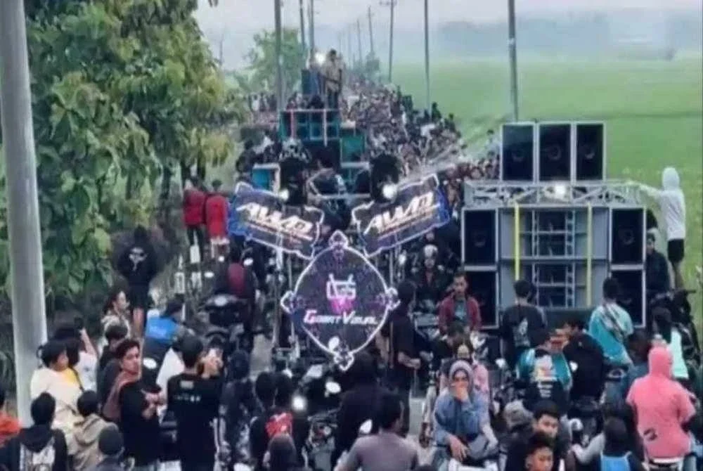 Tradisi SOTR yang dianjurkan mendapat kritikan setelah tular video aksi joget yang berlaku pada bulan suci.