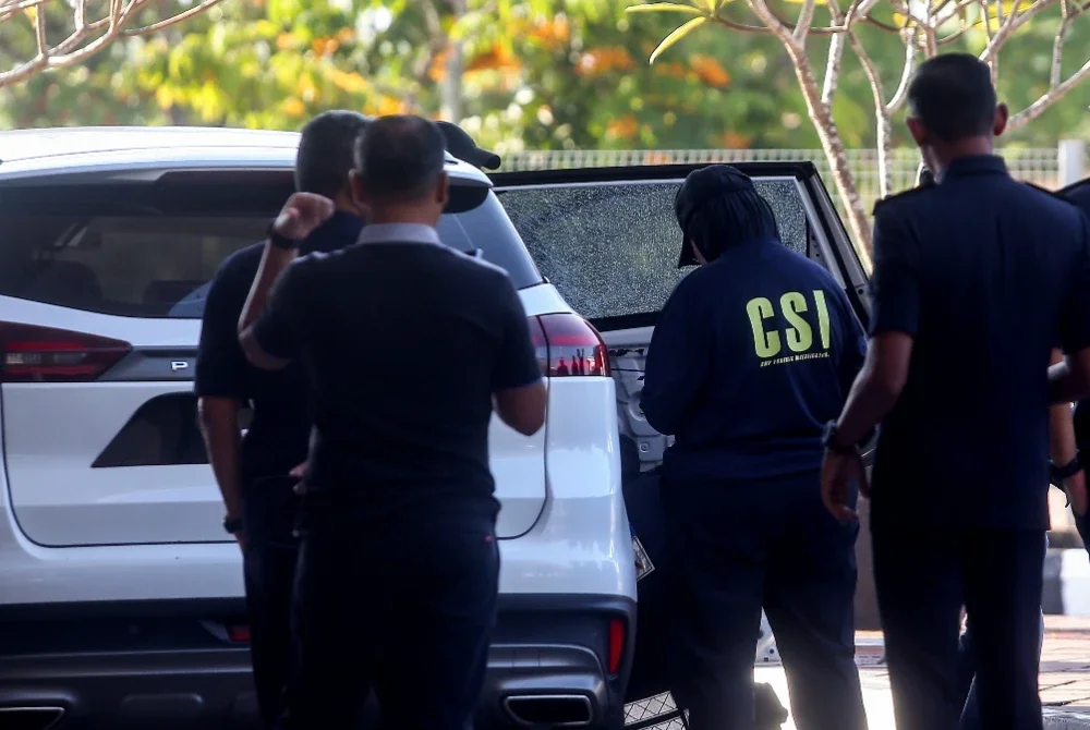 Polis menyiasat kejadian ini dengan mengambil kira kemungkinan ketidakpuasan hati sindiket terhadap pihak berkuasa. Foto Bernama