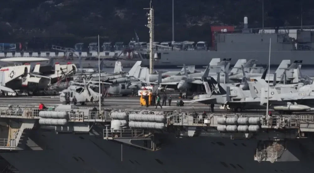 Kapal pengangkut pesawat terbesar di dunia, USS Gerald R Ford juga telah tiba di Teluk Souda di Pulau Crete, Greece pada awal minggu lalu. - Foto Agensi