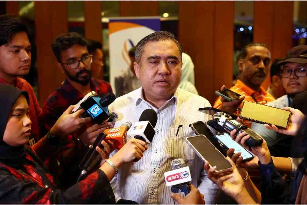 Anthony ketika sidang media Majlis Penyerahan Zakat Perniagaan Perbadanan Aset Keretapi (RAC) 2025 dan Program Ihya Ramadan bersama anak yatim dan media di Aloft Kuala Lumpur Sentral, pada Rabu. Foto Bernama