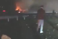 Tangkap layar video di lokasi kejadian jet pejuang F-16 Turkiye terhempas yang dikongsi pengguna X. 