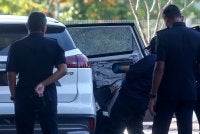 Kenderaan dinaiki Komander AKPS Bukit Kayu Hitam ditembak dalam satu kejadian awal pagi Rabu. Foto Bernama