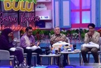 Gambar ketika sesi siaran langsung di televisyen tempatan itu yang dikongsi Chef Wan.