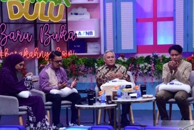 Gambar ketika sesi siaran langsung di televisyen tempatan itu yang dikongsi Chef Wan.