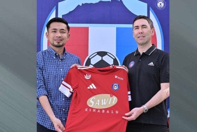 Garrido (kanan) akan memulakan tugas rasminya dalam perlawanan menentang Negeri Sembilan FC di Stadium Likas, Sabtu ini.