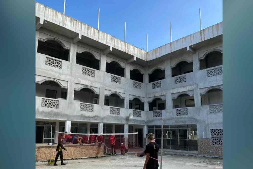 Maahad Tahfiz Istiqomatuddin di Kampung Sementa, Kapar, Klang memerlukan dana sebanyak RM850,000 bagi menyiapkan pembinaan bangunan demi kelangsungan sistem pendidikan huffaz dan pemerkasaan al-Quran.